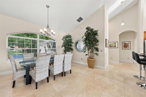 House in Clermont, Florida 4 bedrooms, 259.66 sq.m. № 2418691 - photo 6