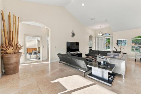 House in Clermont, Florida 4 bedrooms, 259.66 sq.m. № 2418691 - photo 4