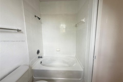 Adosado en alquiler en Homestead, Florida, 4 dormitorios, 163.97 m2 № 1933634 - foto 12