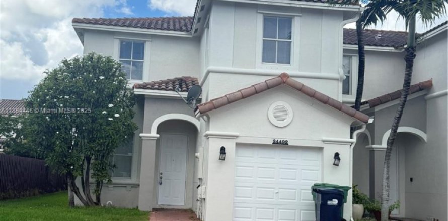 Adosado en Homestead, Florida 4 dormitorios, 163.97 m2 № 1933634