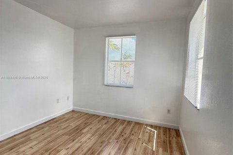 Adosado en alquiler en Homestead, Florida, 4 dormitorios, 163.97 m2 № 1933634 - foto 14