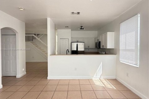 Adosado en alquiler en Homestead, Florida, 4 dormitorios, 163.97 m2 № 1933634 - foto 5