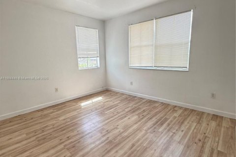 Adosado en alquiler en Homestead, Florida, 4 dormitorios, 163.97 m2 № 1933634 - foto 16