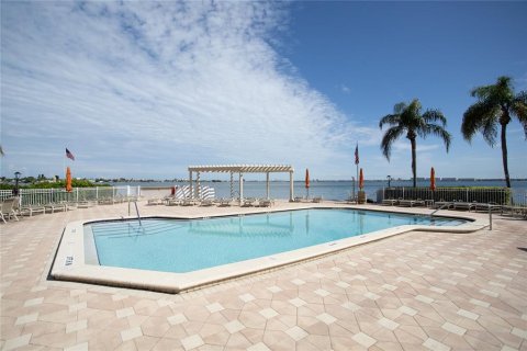 Copropriété à louer à Saint Petersburg, Floride: 2 chambres, 95.69 m2 № 2234152 - photo 6