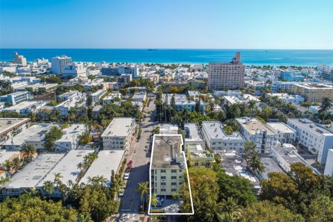 Condo in Miami Beach, Florida  № 2026419 - photo 20