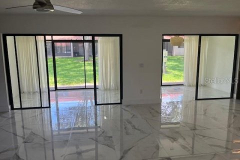 Adosado en venta en Orlando, Florida, 3 dormitorios, 194.17 m2 № 1821083 - foto 12