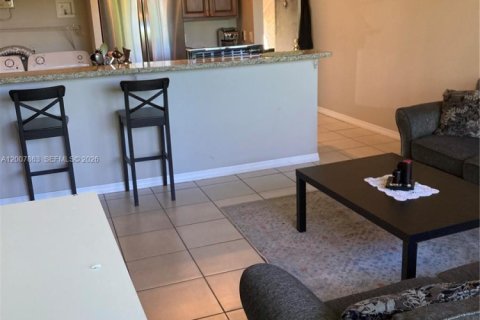 Apartamento en alquiler en Oakland Park, Florida, 3 dormitorios, 93.18 m2 № 2072654 - foto 4