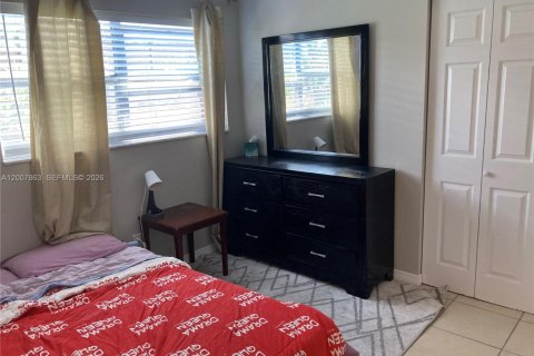Apartamento en alquiler en Oakland Park, Florida, 3 dormitorios, 93.18 m2 № 2072654 - foto 10