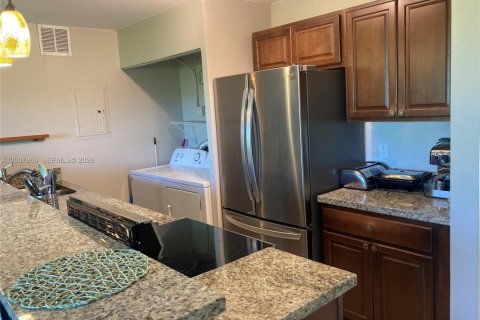 Apartamento en alquiler en Oakland Park, Florida, 3 dormitorios, 93.18 m2 № 2072654 - foto 11