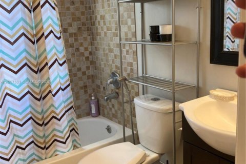 Apartamento en alquiler en Oakland Park, Florida, 3 dormitorios, 93.18 m2 № 2072654 - foto 6