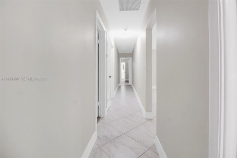 Villa ou maison à vendre à Hollywood, Floride: 3 chambres, 174.56 m2 № 2005881 - photo 18