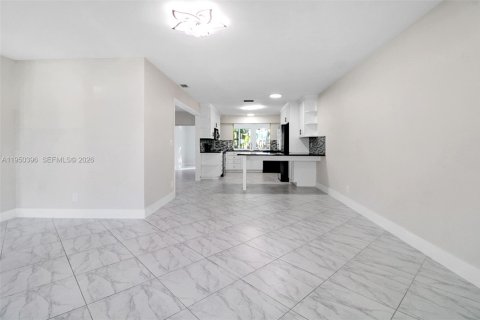 Villa ou maison à vendre à Hollywood, Floride: 3 chambres, 174.56 m2 № 2005881 - photo 7