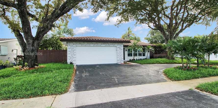 Villa ou maison à Hollywood, Floride 3 chambres, 174.56 m2 № 2005881