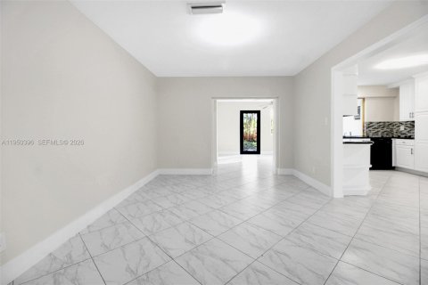 Villa ou maison à vendre à Hollywood, Floride: 3 chambres, 174.56 m2 № 2005881 - photo 13