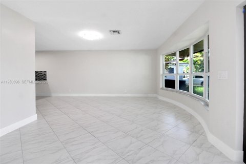 Villa ou maison à vendre à Hollywood, Floride: 3 chambres, 174.56 m2 № 2005881 - photo 6
