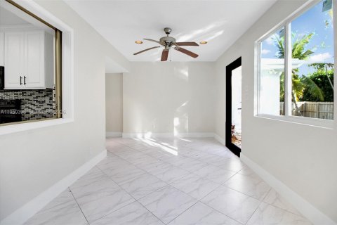 Villa ou maison à vendre à Hollywood, Floride: 3 chambres, 174.56 m2 № 2005881 - photo 16