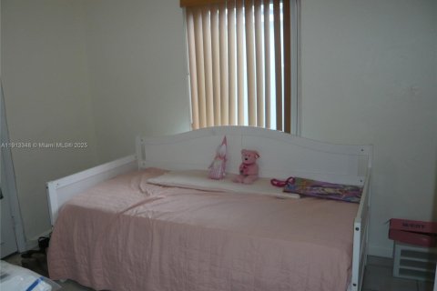 Casa en venta en Miami, Florida, 3 dormitorios, 135.64 m2 № 1968445 - foto 12