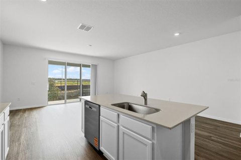Adosado en venta en Winter Haven, Florida, 3 dormitorios, 163.32 m2 № 2215467 - foto 14
