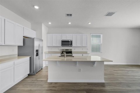 Adosado en venta en Winter Haven, Florida, 3 dormitorios, 163.32 m2 № 2215467 - foto 5