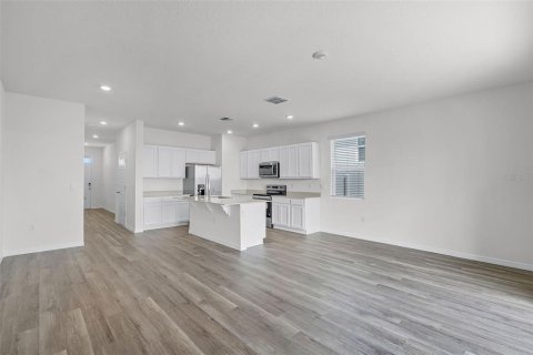 Adosado en venta en Winter Haven, Florida, 3 dormitorios, 163.32 m2 № 2215467 - foto 9