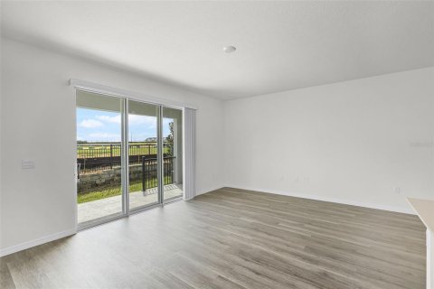 Adosado en venta en Winter Haven, Florida, 3 dormitorios, 163.32 m2 № 2215467 - foto 13