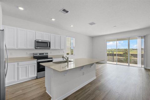 Adosado en venta en Winter Haven, Florida, 3 dormitorios, 163.32 m2 № 2215467 - foto 4