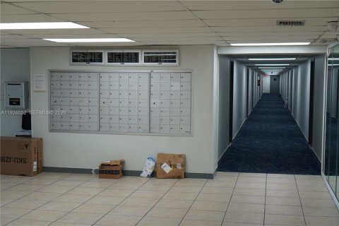 Copropriété à louer à Hallandale Beach, Floride: 2 chambres, 112.41 m2 № 1985761 - photo 13