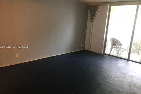 Copropriété à louer à Hallandale Beach, Floride: 2 chambres, 112.41 m2 № 1985761 - photo 3