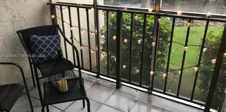 Condo à Hallandale Beach, Floride, 2 chambres  № 1985761