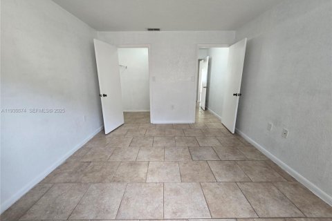 Condo in Miramar, Florida, 2 bedrooms  № 1994724 - photo 11