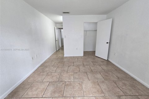 Condo in Miramar, Florida, 2 bedrooms  № 1994724 - photo 7
