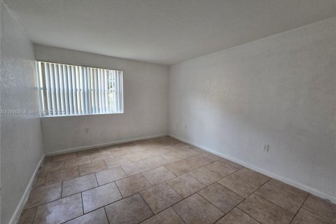 Condo in Miramar, Florida, 2 bedrooms  № 1994724 - photo 10