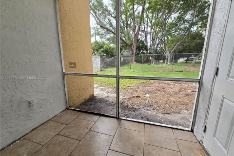 Condo in Miramar, Florida, 2 bedrooms  № 1994724 - photo 14