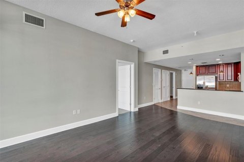 Condo in Orlando, Florida, 1 bedroom  № 1824743 - photo 13