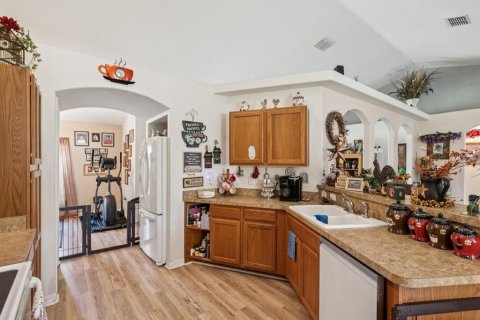 House in Weeki Wachee, Florida 3 bedrooms, 185.62 sq.m. № 2236285 - photo 30