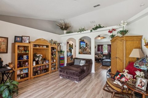 House in Weeki Wachee, Florida 3 bedrooms, 185.62 sq.m. № 2236285 - photo 11