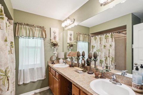 House in Weeki Wachee, Florida 3 bedrooms, 185.62 sq.m. № 2236285 - photo 19
