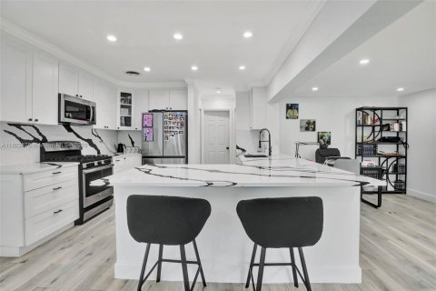 Villa ou maison à vendre à Hollywood, Floride: 3 chambres № 1958379 - photo 9