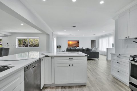 Villa ou maison à vendre à Hollywood, Floride: 3 chambres № 1958379 - photo 6