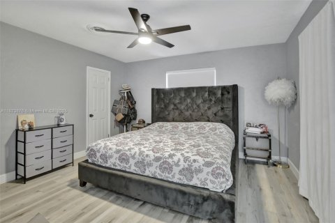 Villa ou maison à vendre à Hollywood, Floride: 3 chambres № 1958379 - photo 18