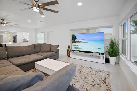 Casa en venta en Redington Beach, Florida, 4 dormitorios, 345.13 m2 № 1508504 - foto 21