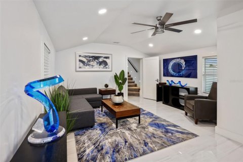 Casa en venta en Redington Beach, Florida, 4 dormitorios, 345.13 m2 № 1508504 - foto 12