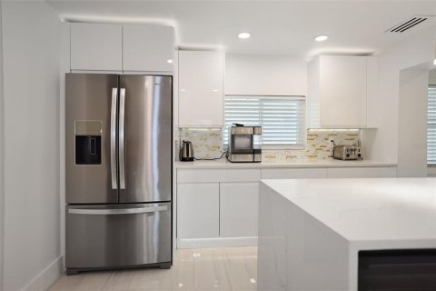 Casa en venta en Redington Beach, Florida, 4 dormitorios, 345.13 m2 № 1508504 - foto 17