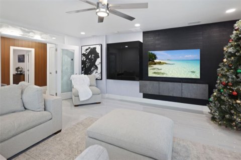 Casa en venta en Redington Beach, Florida, 4 dormitorios, 345.13 m2 № 1508504 - foto 11