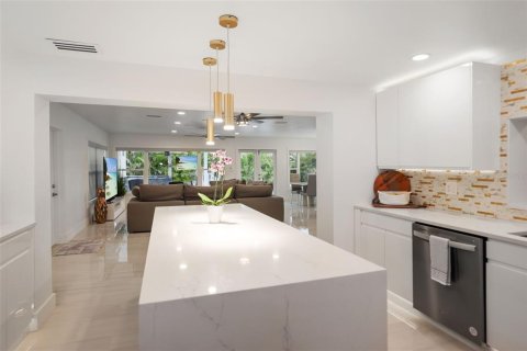 Casa en venta en Redington Beach, Florida, 4 dormitorios, 345.13 m2 № 1508504 - foto 18