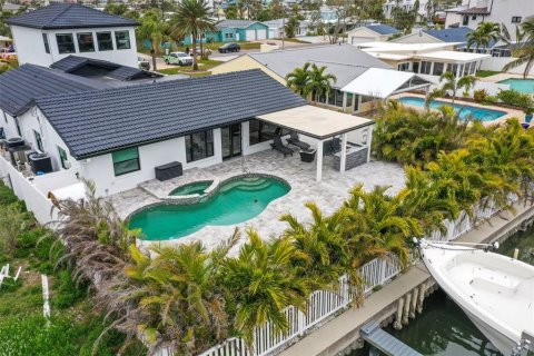 Casa en venta en Redington Beach, Florida, 4 dormitorios, 345.13 m2 № 1508504 - foto 3