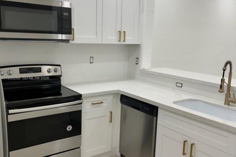 Купить кондоминиум в Хомстед, Флорида 3 спальни, 98.48м2, № 2005856 - фото 6