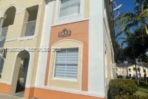 Купить кондоминиум в Хомстед, Флорида 3 спальни, 98.48м2, № 2005856 - фото 2