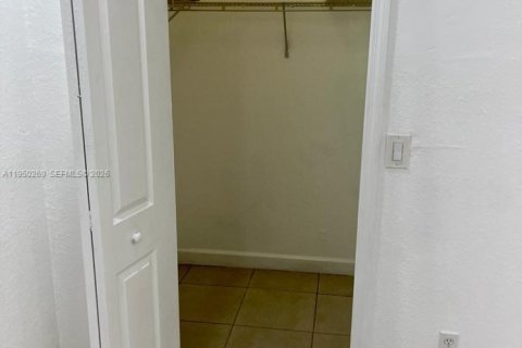 Купить кондоминиум в Хомстед, Флорида 3 спальни, 98.48м2, № 2005856 - фото 23