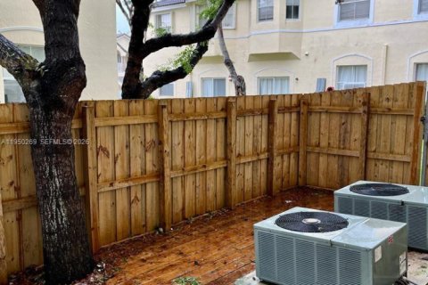 Купить кондоминиум в Хомстед, Флорида 3 спальни, 98.48м2, № 2005856 - фото 29